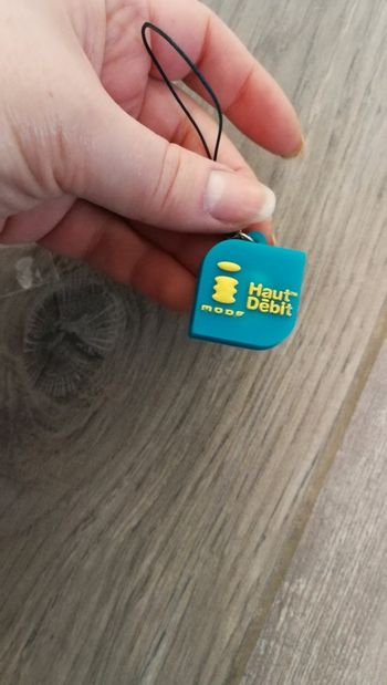 Porte clés attache avec pile Haut débit bleu