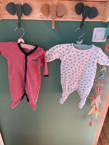 Deux pyjamas coton Petit Bateau 1 mois