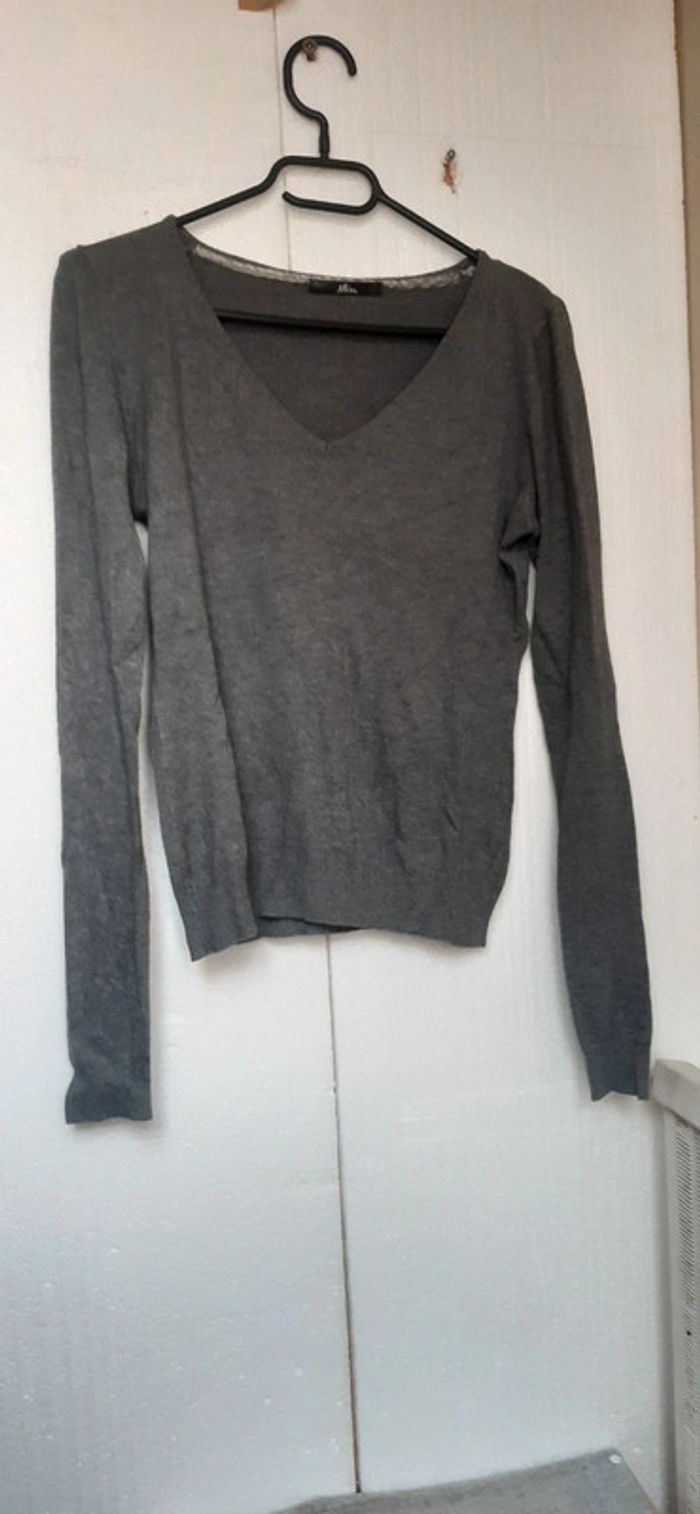 Pull col V taille M 38