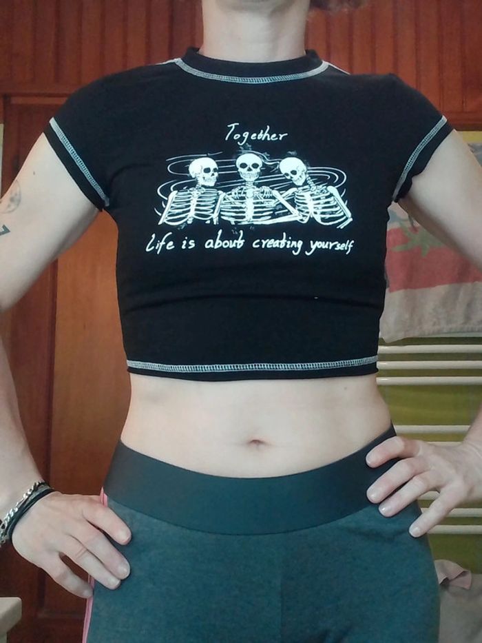 T-shirt femme noir crop top squelette Shein - photo numéro 3