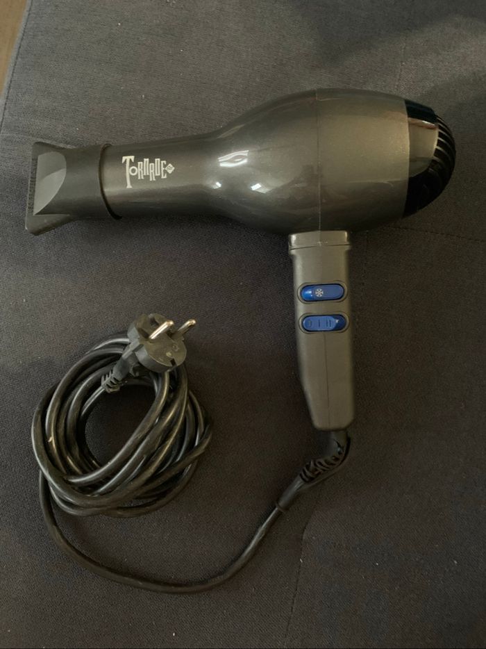Sèche cheveux professionnel