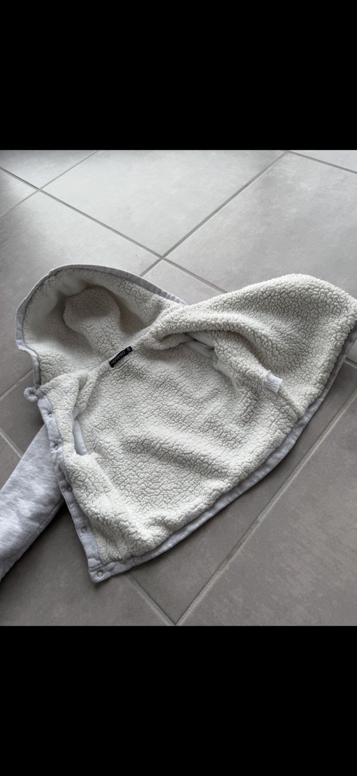 Manteau avec capuche hiver chaud Taille 18 mois - photo numéro 9