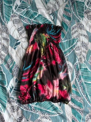 Neuf - Top multicolore sans manches - taille S/M.