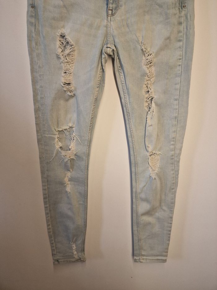 Jeans à trous - photo numéro 2