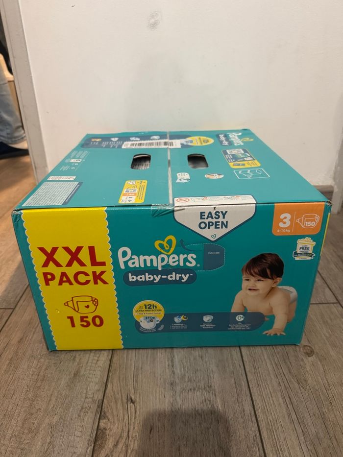 150 couche Pampers taille 3