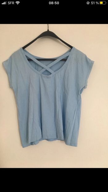 t-shirt bleu