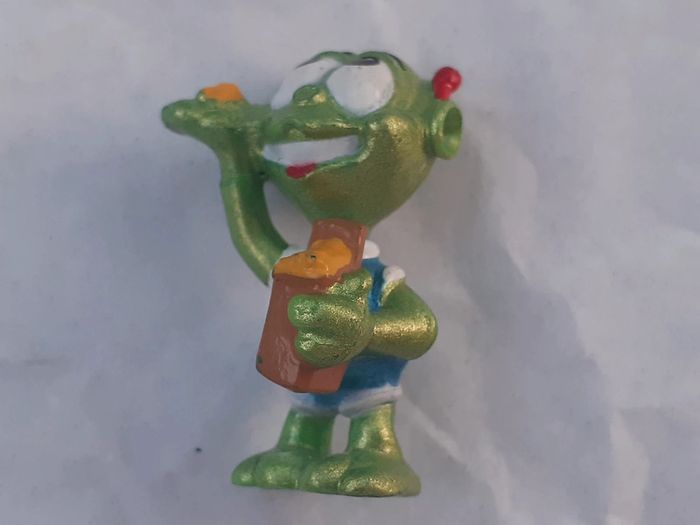 🍫 personnages extra-terrestres verts kinder - photo numéro 7