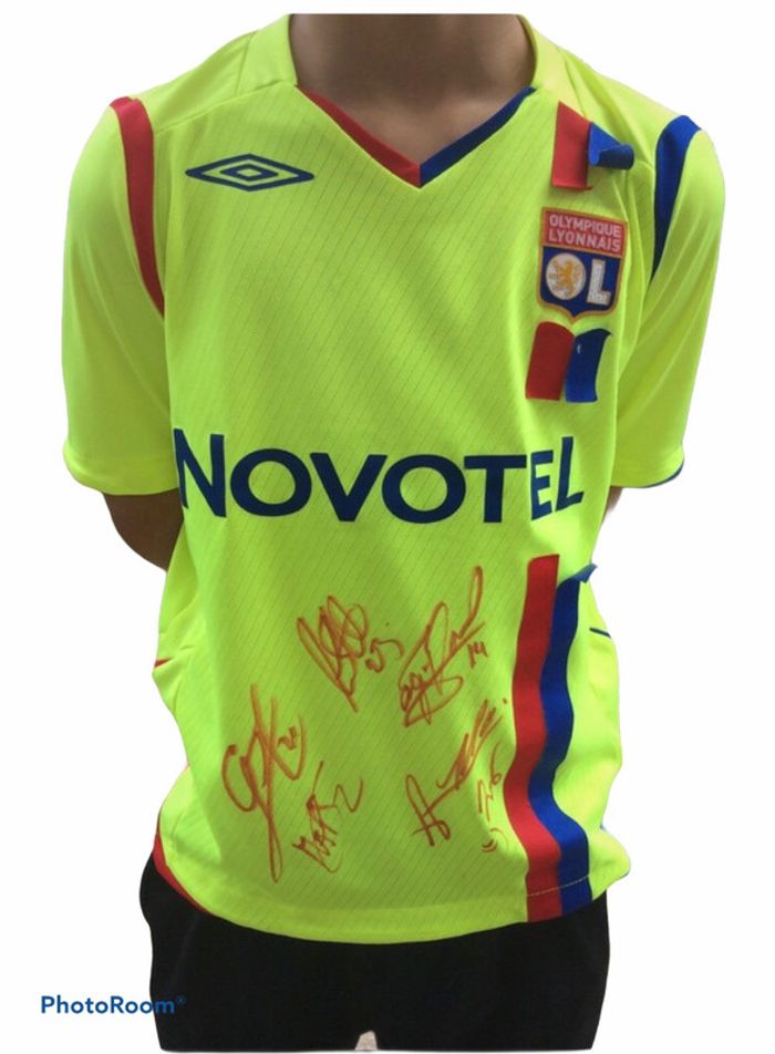 Maillot Olympique Lyonnais 10 Ans + affiche, ticket, signatures Coupe de France