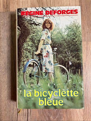 Livre relié-Régine Deforge-La bicyclette bleue