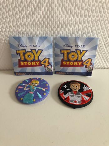 Lot de 2 badges Toy Story 4