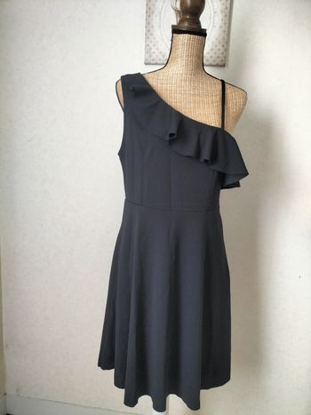 Robe épaule dénudée