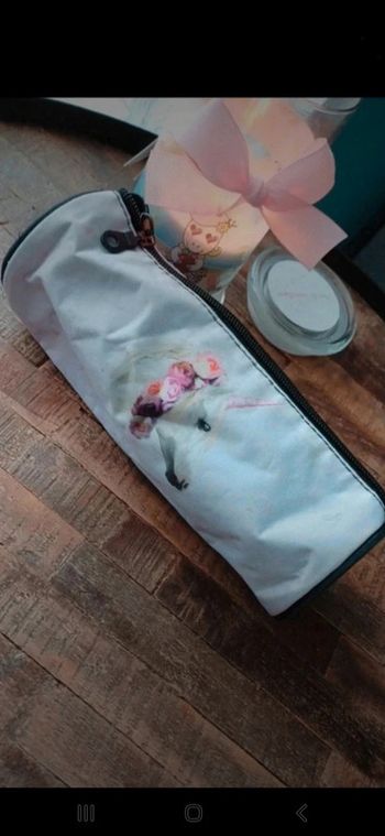 Trousse licorne laissez Lucie faire