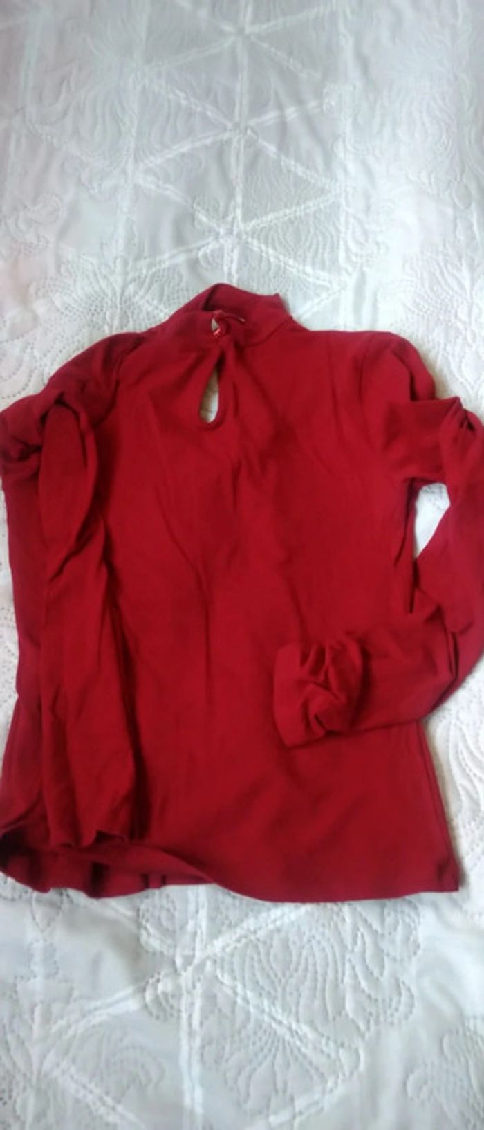 Haut rouge col montant en V neuf femme Xs bershka - photo numéro 8