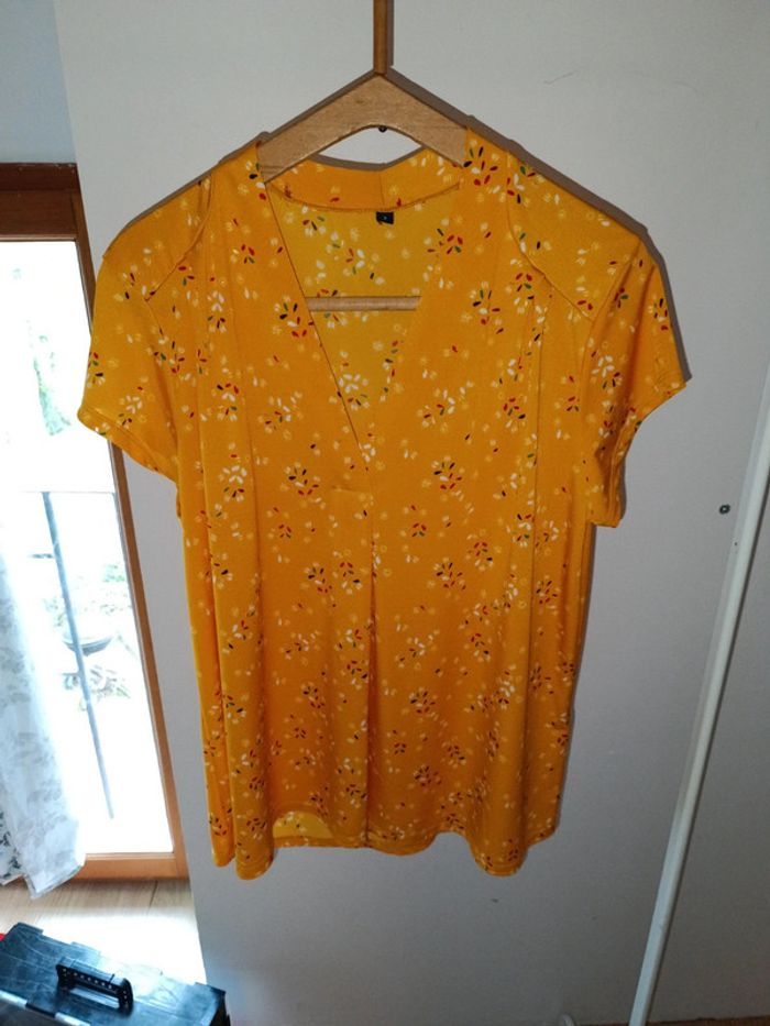 Tee shirt jaune - photo numéro 3