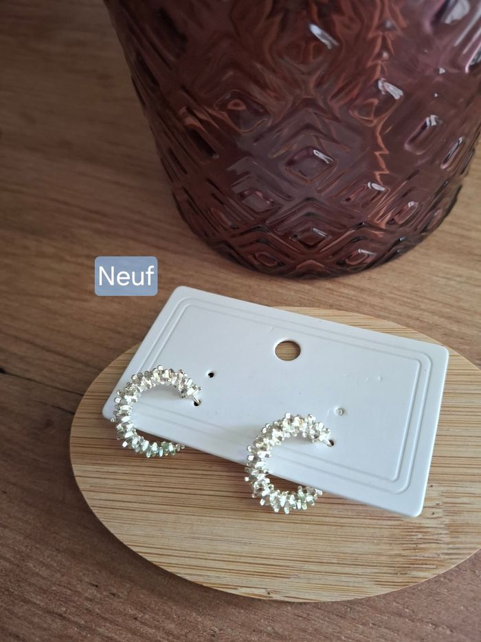 Créoles argentées brillantes élégantes Neuves - photo numéro 1