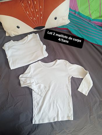 Lot maillots de corps 4/5ans