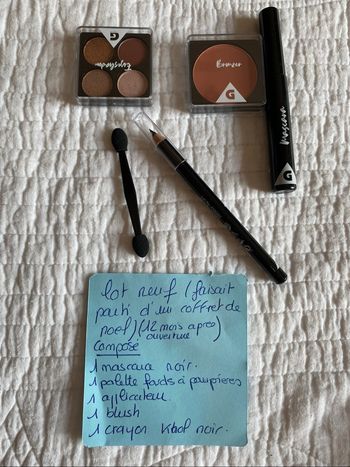 Lot maquillage neuf