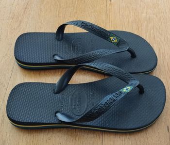 Tongs Havaianas noires 33-34