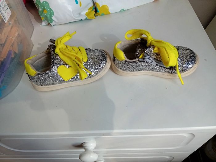 Chaussures taille 21 - photo numéro 4