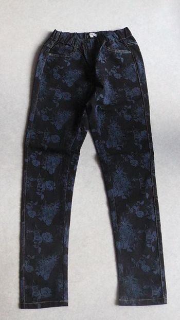Jean à fleurs