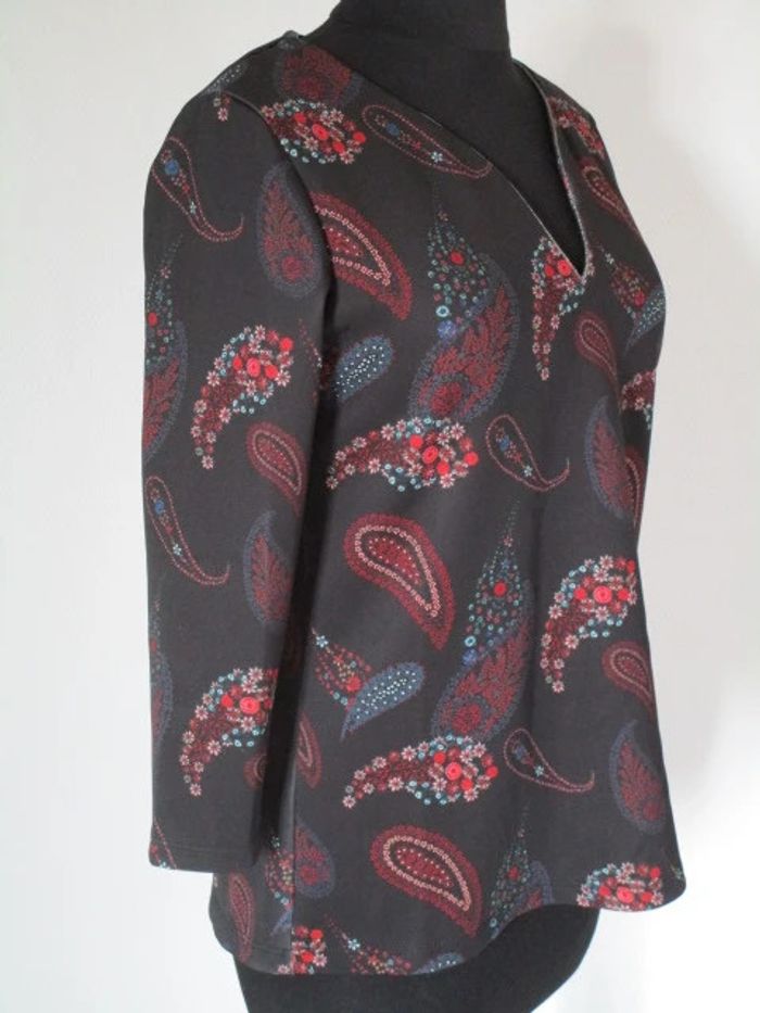 Pull/sweat noir imprimé Grain de Malice M NEUF - photo numéro 4