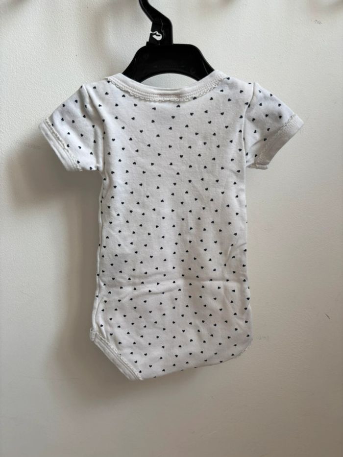 Lot 2 bodies Paris et cœur manches courtes Petit Bateau 3 mois - photo numéro 6