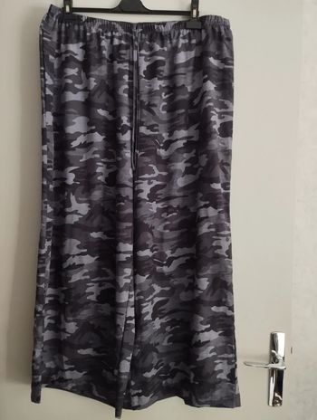 Pantalon Shein Curve taille 4XL (52)