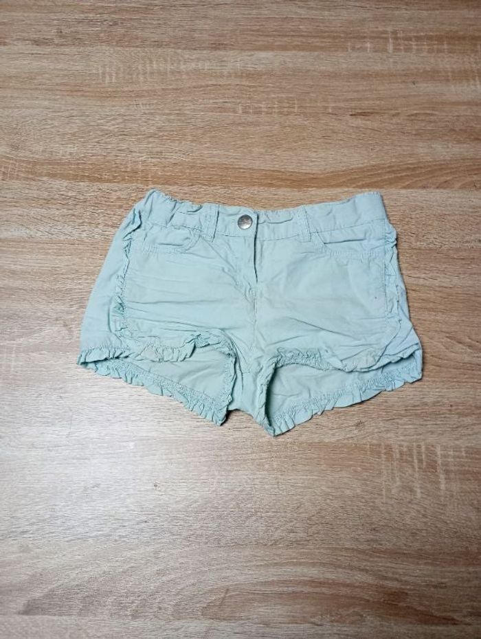 Short fille