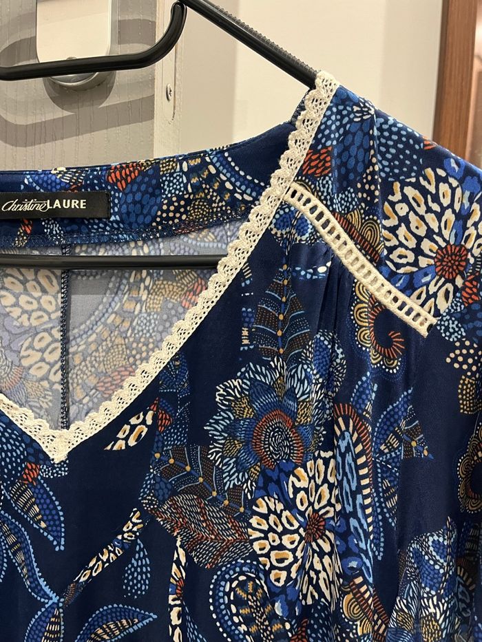 T shirt fleuri col V - photo numéro 3