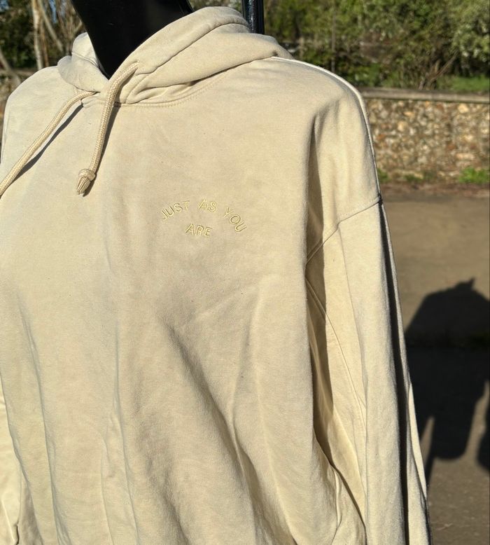 🌸 Sweat à capuche crème Just As You Are – Taille 38 H&M - photo numéro 2
