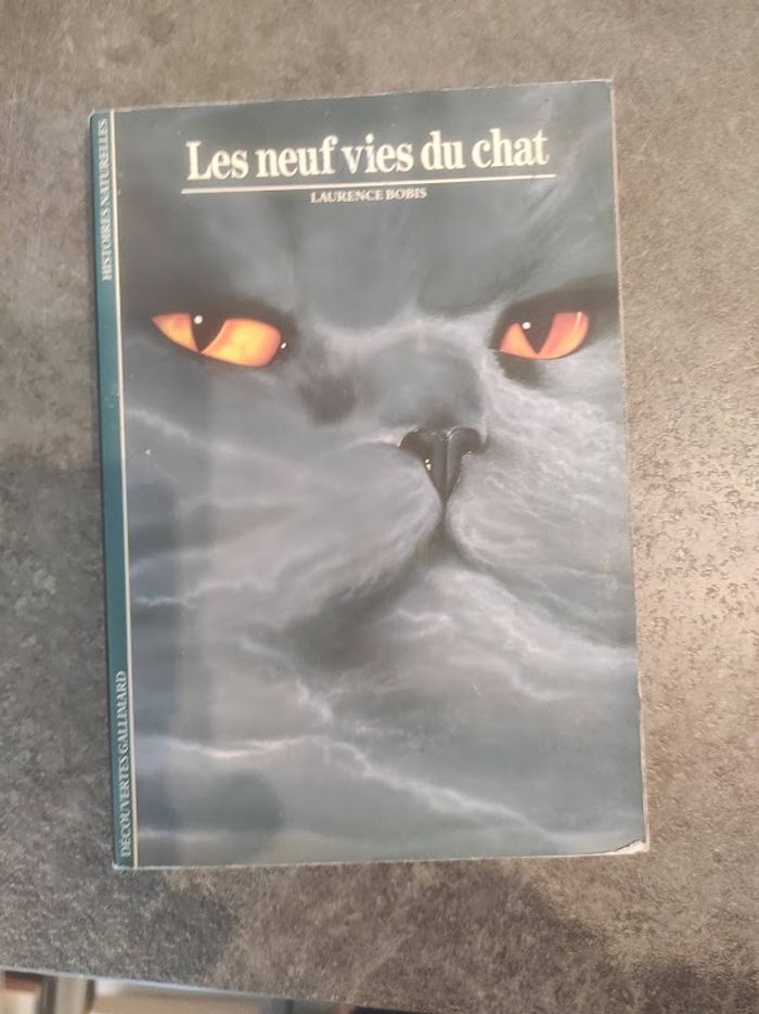 Les neuf vies du chat Laurence Bobis Découvertes Gallimard 1995 - photo numéro 1