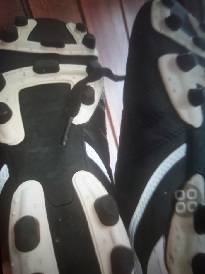 Chaussures de football - photo numéro 2