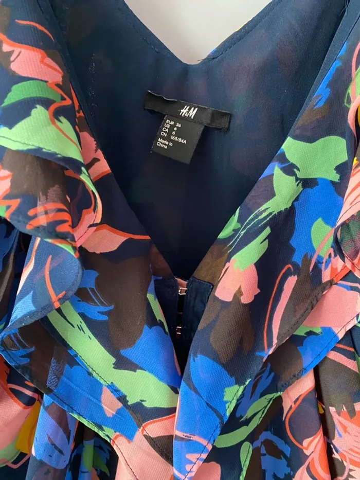 Robe H&m fleurie 36 - photo numéro 2
