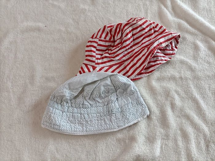 Lot 2 chapeaux 6 mois
