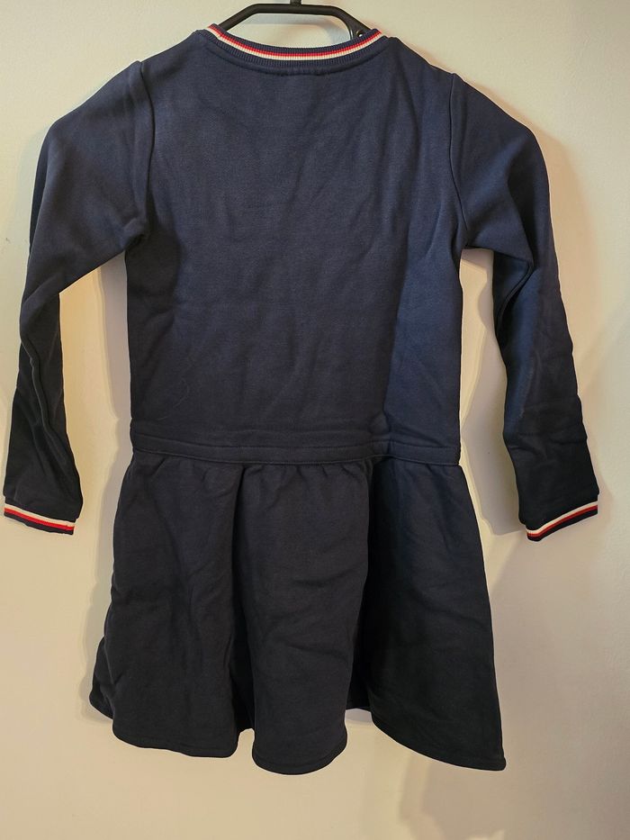 Neuve (non portée)😍🤩 🩷🩷🩷superbe robe sweat 8 ans fille🩷🩷🩷😍🤩 - photo numéro 2