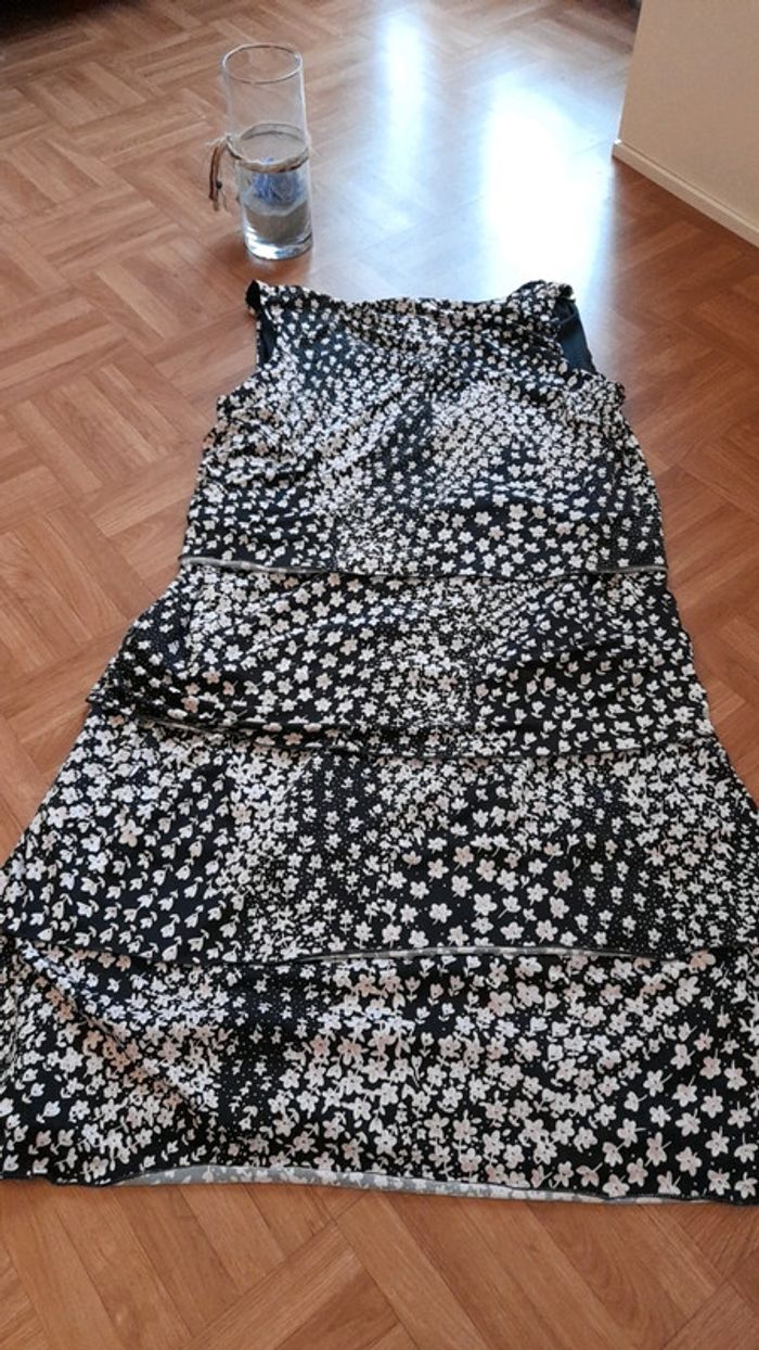 Robe noir avec superposition - photo numéro 5