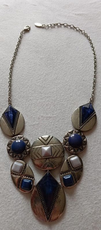 Joli collier métal pierres bleues
