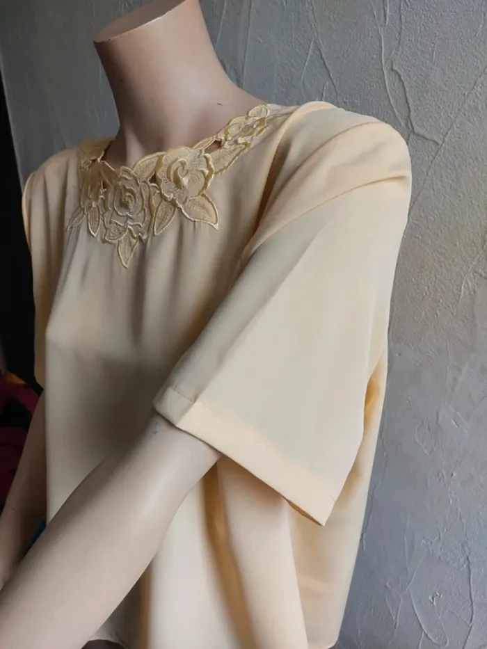 Blouse élégante jaune Taille 48 - photo numéro 4
