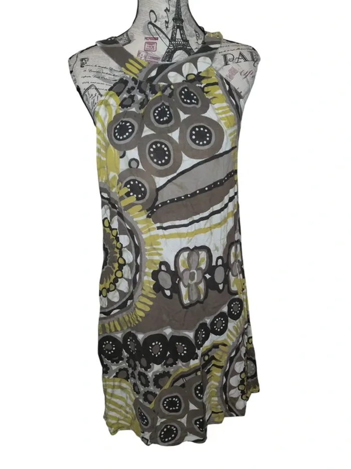 Robe M