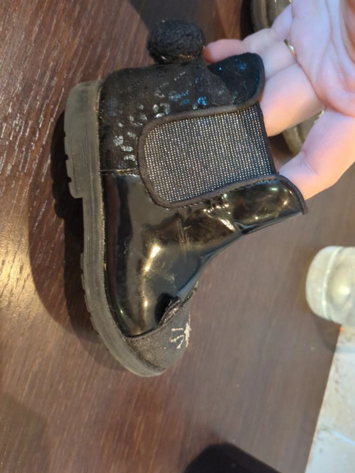 Deux paires bottines - photo numéro 2