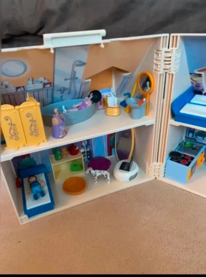 Maison transportable Playmobil Tous les accessoires sont inclus dans la maison - photo numéro 2