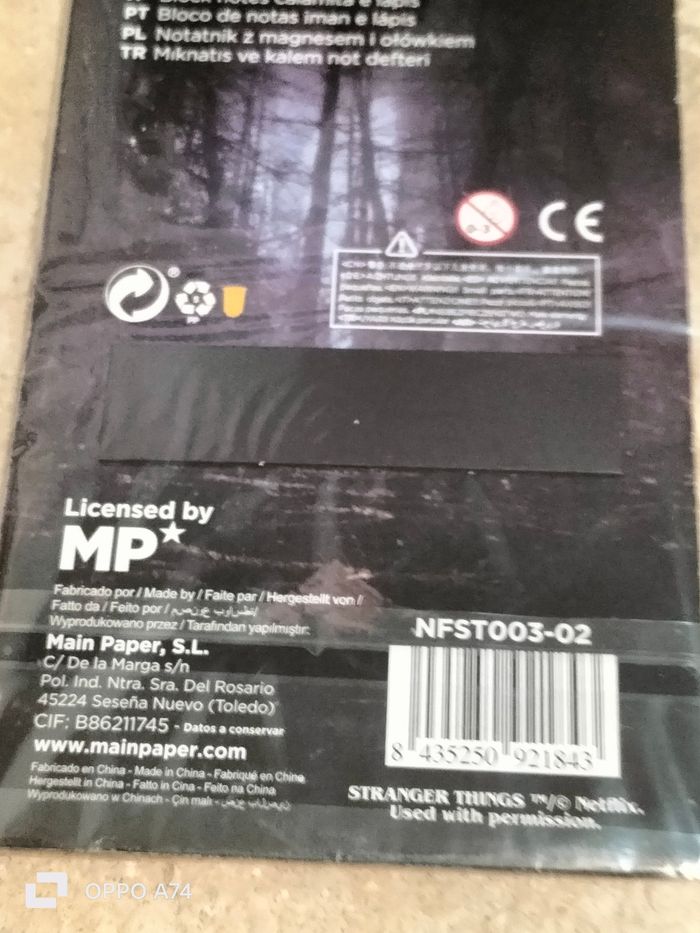 Stranger Things 🧡 Bloc note aimant avec son crayon - photo numéro 7