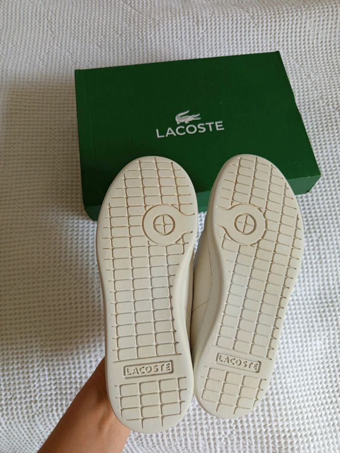 Paire de baskets / tennis Lacoste pointure 33 - photo numéro 2