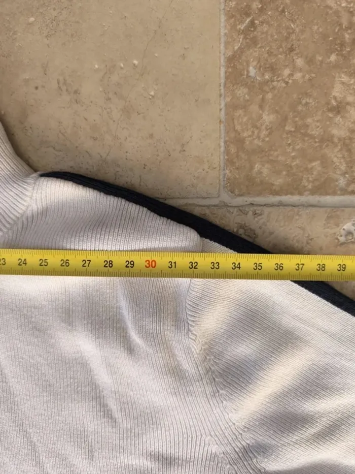Pull 1/4 zippé tommy Hilfiger femme taille M selon mesures - absence d'étiquette, manche tachée - photo numéro 5