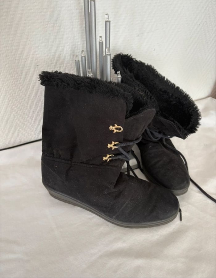 • Bottines ~ Rhode ~ Pointure 37 • - photo numéro 2