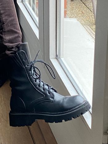 Bottines à lacets noires NAF NAF