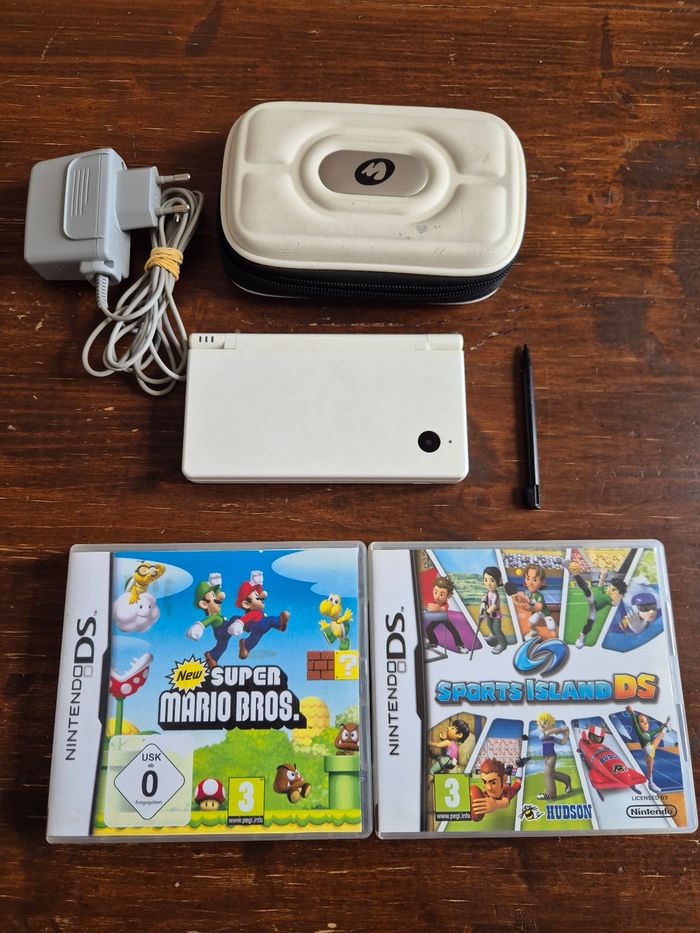 Console Nintendo dsi ds blanche et jeux