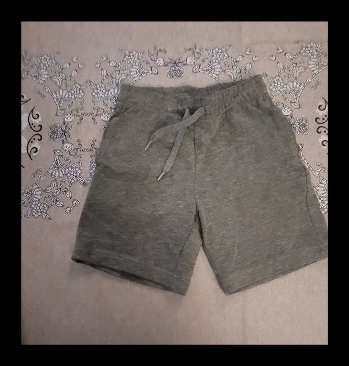 Lot vêtements garçon 5ans - photo numéro 6
