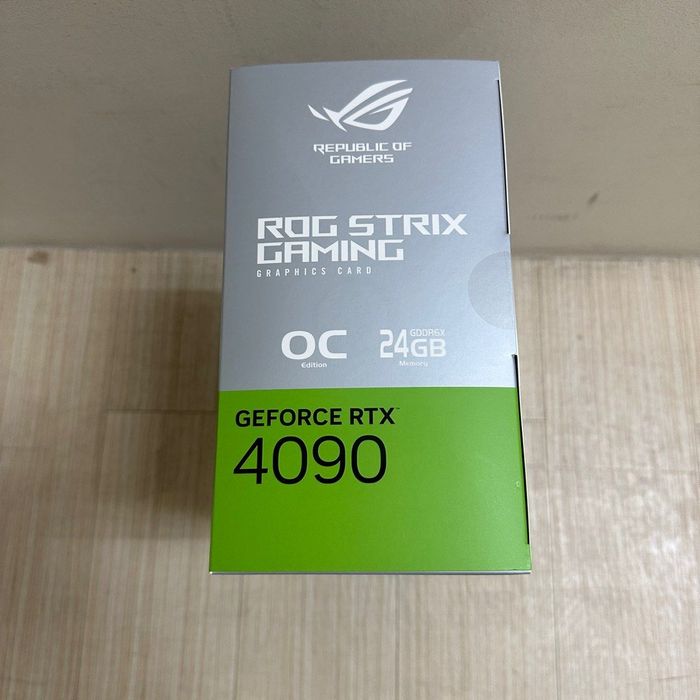 ASUS ROG Strix NVIDIA GeForce RTX 4090 OC White Edition Neuf
