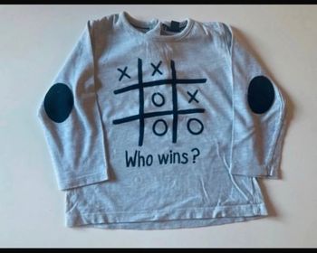 T-shirt / Sous pull manches longues TRÈS BON ÉTAT pour garçon taille 24 mois couleurs gris et noir